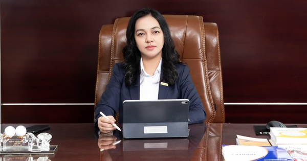 Chủ tịch Sacombank Dương Công Minh trích quỹ khen thưởng cho bà Nguyễn Đức Thạch Diễm