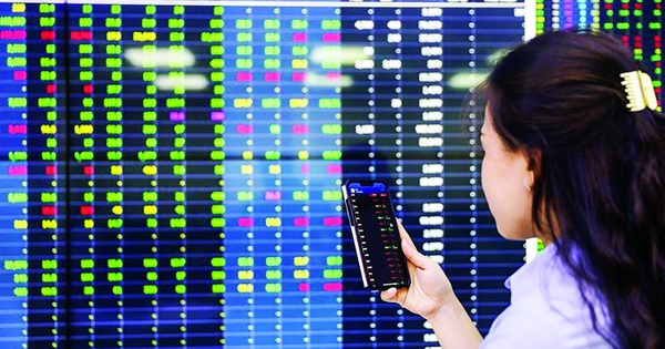 Dòng tiền dồi dào nhưng vì sao VN-Index vẫn chưa bứt phá?
