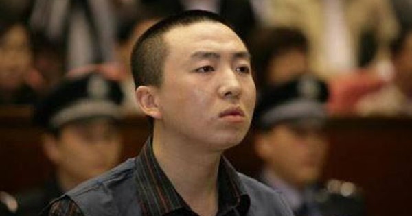 Chuyển khoản nạp tiền vào ví điện tử 350 lần, người đàn ông “lãi” hơn 40 tỷ đồng liền tiêu sạch, bị kiện còn khẳng định: “Tôi tưởng tiền của mình nên cứ tiêu thôi”