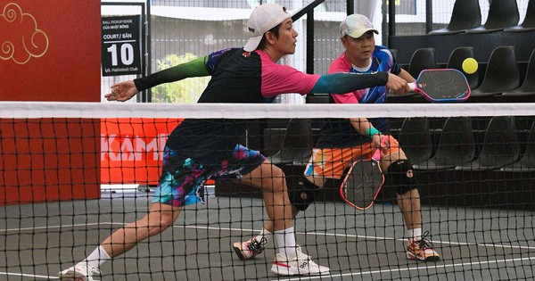 NSND Tự Long lên sân pickleball tuyên bố cực sốc về Tuấn Hưng: Có "thánh dỗi" gánh team không lo tắm sớm nhưng cái kết cực đắng