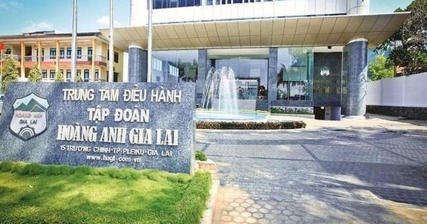 Sau bầu Đức, 2 nữ lãnh đạo HAGL mạnh tay xuống tiền, gom hàng triệu cổ phiếu HAG