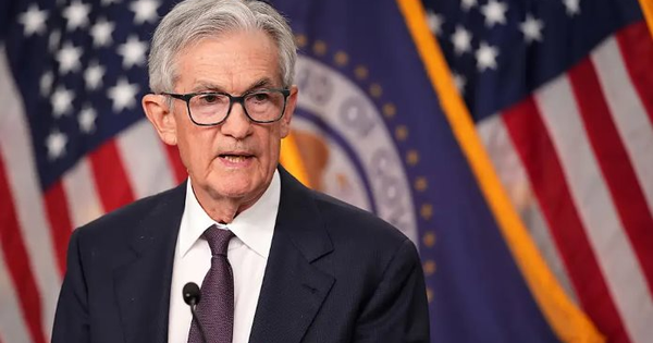 Chủ tịch Fed Jerome Powell gióng hồi chuông cảnh báo lạm phát: ‘Sẽ có người phải trả giá cho thuế quan’