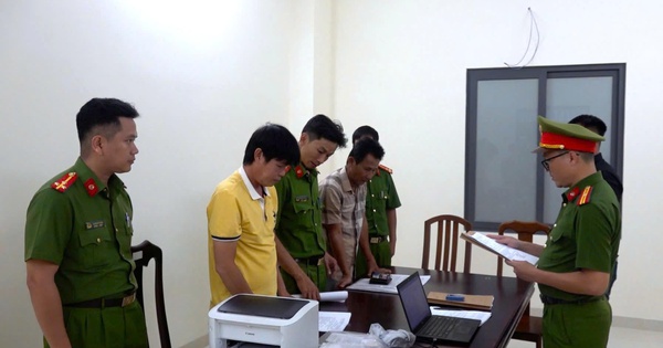 Huấn luyện viên Đặng Đạo và Nguyễn Tý vừa bị bắt tạm giam đã "ăn chặn" tiền như thế nào?
