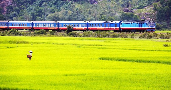 Chuyến tàu dài nhất Việt Nam là "chuyến tàu đẹp nhất hành tinh", du khách nhận xét: Phải đi 1 lần trong đời!