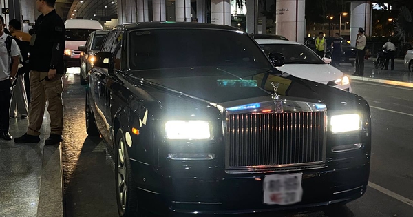 Soi siêu xe đón G-Dragon tại sân bay Nội Bài, là Rolls-Royce Phantom, giá khoảng 60 tỷ!