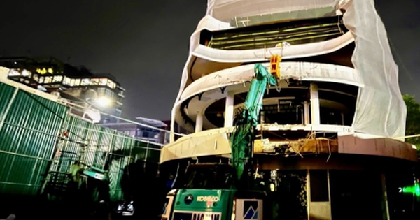 Hà Nội phá dỡ tòa nhà 'Hàm cá mập' trong 20 ngày