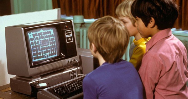 Trước khi có internet và Wi-Fi, những đứa trẻ của thập niên 80s download game bằng cách này: Nghe Radio!