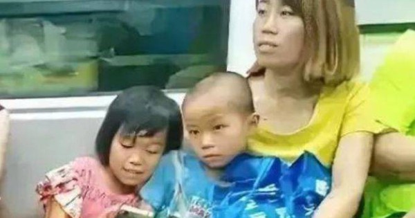 Bức ảnh "so sánh 2 bà mẹ có 2 con" gây sốt: Khác biệt như trời với đất, tương lai e là rất chênh lệch!