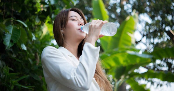 Không uống đủ nước khiến cơ thể mất nước, 8 căn bệnh này có thể sẽ "âm thầm" tìm đến bạn