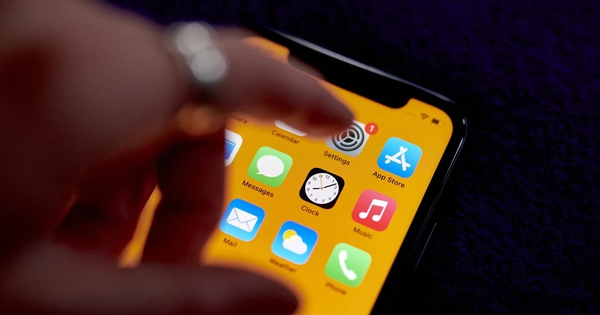 Người dùng iPhone, Facebook, Google cần đổi mật khẩu gấp