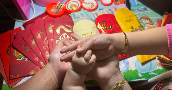 Bức ảnh tiền, vàng lấp ló của cô vợ ở TP.HCM gây chú ý: Câu chuyện đằng sau mới thực sự đáng nể!