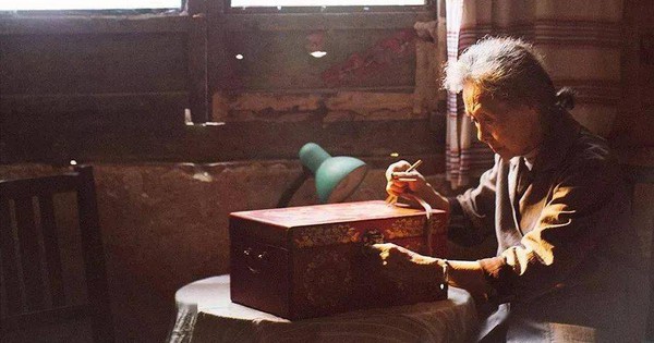Bi kịch lớn nhất của một gia đình không phải là nghèo mà là con cái 30 tuổi rồi vẫn đinh ninh: "Có gì bố mẹ lo hết"