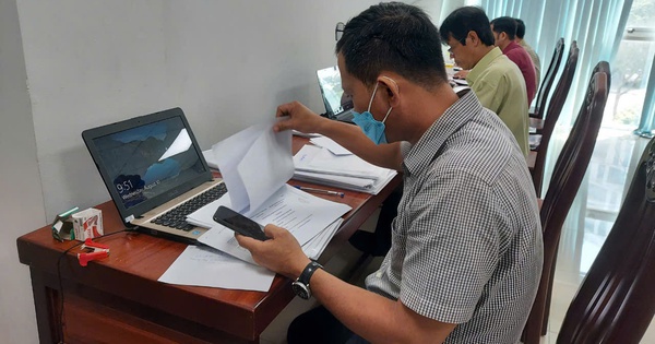 Tinh giản biên chế: Những người được hưởng chính sách khi chuyển công tác