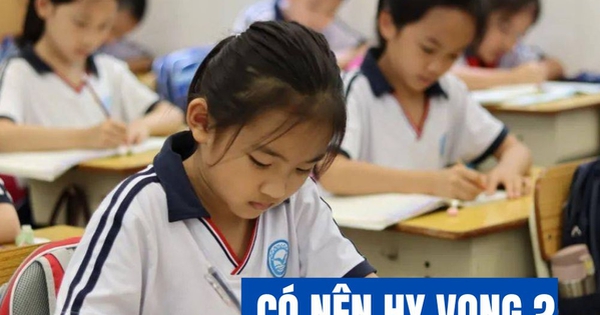 2 chữ đang khiến nhiều cha mẹ Hà Nội đứng ngồi không yên lúc này: Chờ cầu may hay tìm đường khác?