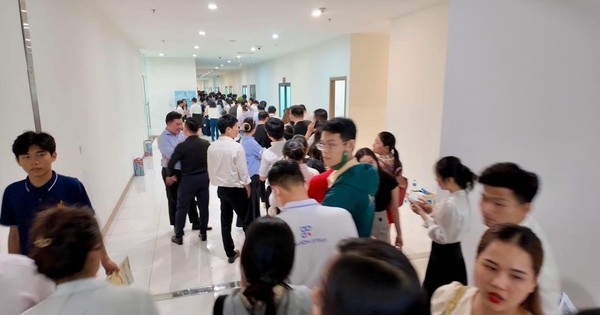 "Tay to" đầu tư bất động sản, sàn môi giới ào ào đổ bộ thị trường phía Nam chuẩn bị cho cơn "sóng lớn"