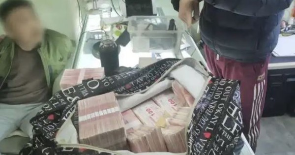Tịch thu 20 tỷ đồng tiền mặt, 68 điện thoại di động giấu ở công trường bỏ hoang, nghĩa trang