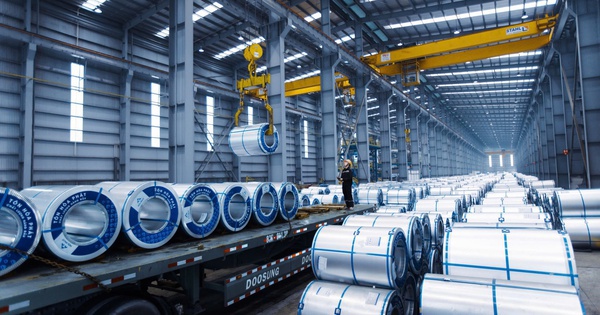 Lãnh đạo Hòa Phát muốn ‘gom’ 400.000 cổ phiếu HPG