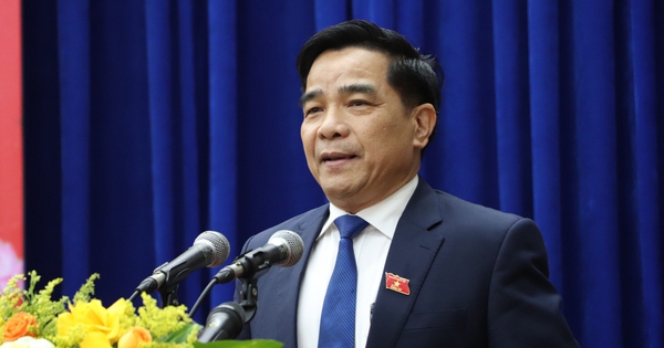 Chủ tịch UBND tỉnh Quảng Nam Lê Văn Dũng nghỉ hưu trước tuổi