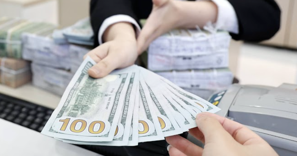 Giá USD tại Việt Nam tăng rất cao