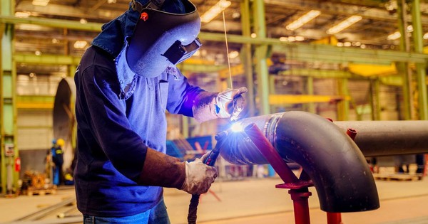 Coi công nhân là ‘nghề thất bại’, hàng triệu sinh viên Mỹ thà thất nghiệp chứ không làm lao động tay chân khiến ngành sản xuất thiếu 400.000 nhân sự