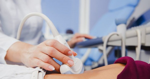 Người đàn ông Hà Nội có gan “cứng đơ” vì uống 1 loại nước, bác sĩ cảnh báo nóng