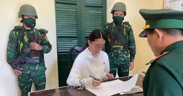[CLIP] Chặn bắt xe Mercedes của nữ chủ tiệm spa nổi tiếng, thu giữ nhiều ma tuý