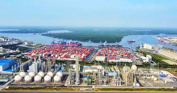 Thủ tướng chỉ đạo khẩn trương triển khai xây dựng cảng biển 50.000 tỷ đồng