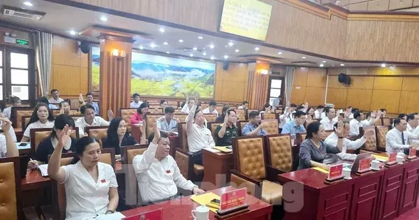 Cho thôi làm Đại biểu HĐND tỉnh Lạng Sơn do vi phạm sử dụng chứng chỉ giả