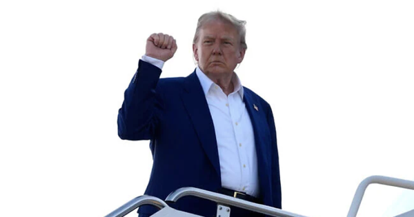 Ông Donald Trump bất ngờ “bật đèn xanh” cho Trung Quốc mua dầu Iran