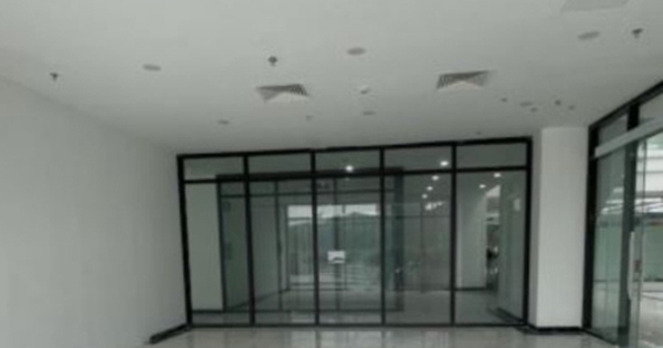Shophouse chân đế chung cư ế ẩm, nhiều chủ ồ ạt rao bán