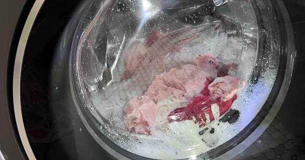 7 lỗi sai khi dùng máy giặt: Càng giặt quần áo càng bẩn, bốc mùi hôi