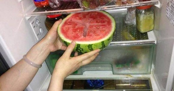 Dưa hấu ăn thừa mà cho tủ lạnh dễ là “toang”, bảo quản cách này mới không nhiễm khuẩn