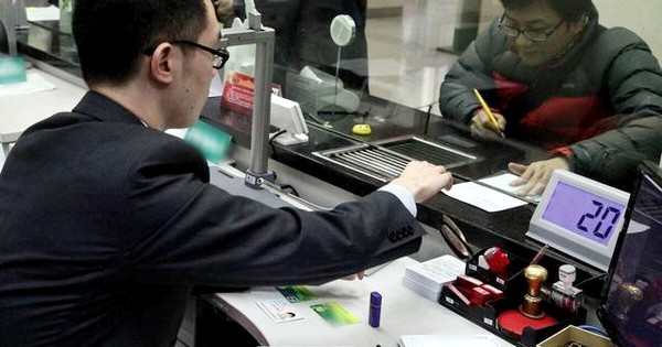Người đàn ông gửi tiết kiệm 3,4 tỷ đồng, khi đến rút phát hiện còn 0 đồng, ngân hàng tuyên bố: “Anh vẫn còn nợ chúng tôi 5,4 tỷ đồng”