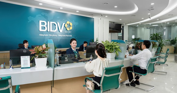 Khách hàng yêu cầu chuyển khoản 350 triệu vào 2 số tài khoản khác nhau, người nhận trùng tên: Nhân viên BIDV lập tức hủy giao dịch và báo công an