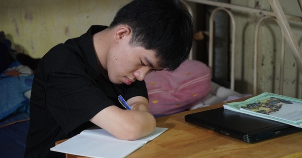 Câu chuyện của một sĩ tử "đặc biệt" mùa thi 2025