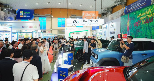 Dàn xe điện VinFast trở thành tâm điểm tại Entech Hanoi 2025