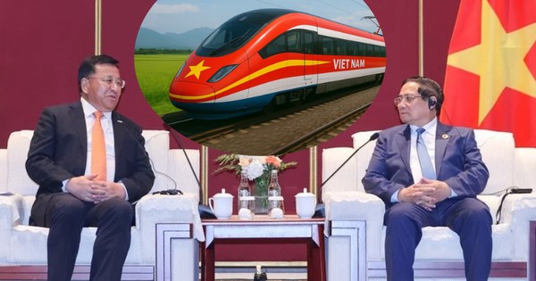 Thủ tướng gặp lãnh đạo doanh nghiệp xây cầu dây văng trụ thấp dài nhất châu Phi: Tín hiệu cho cuộc cách mạng hạ tầng?