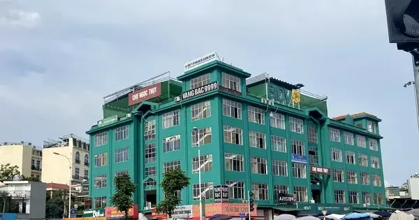 Hà Nội: Lãng phí khu chợ khang trang 5 tầng nhưng 4 tầng để không