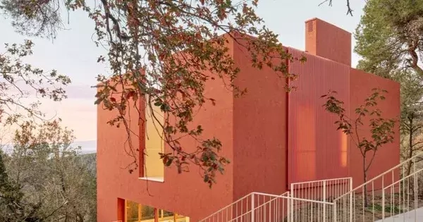 Chiêm ngưỡng ngôi nhà ‘lơ lửng’ trên vách núi