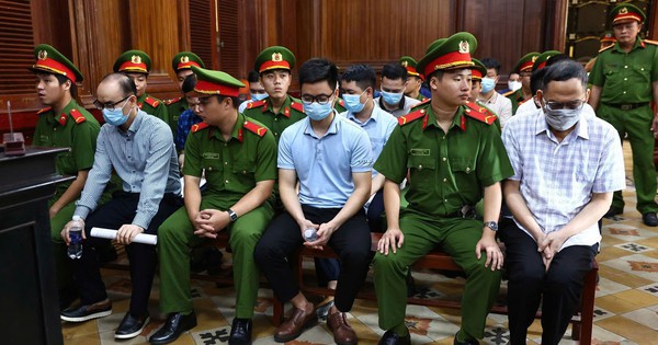 Cái cúi đầu của "ông trùm" cấp phiếu lý lịch tư pháp