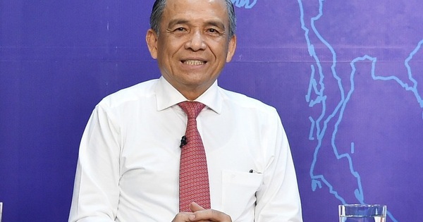 Chủ tịch HoREA: "Một số doanh nghiệp bất động sản yếu về năng lực, 'mèo nhỏ đòi bắt chuột to', đầu tư dàn trải, gây rủi ro cho tổ chức tín dụng”