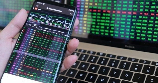 Chứng khoán tuần qua: VN-Index vượt mốc 1.370 điểm, một cổ phiếu “âm thầm” vượt đỉnh 14 lần từ đầu năm
