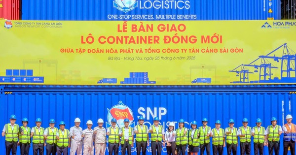 Tỷ phú Trần Đình Long lần đầu tiên bán container cho công ty thuộc Quân chủng Hải quân – Bộ Quốc phòng