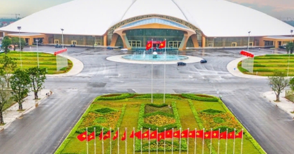 Lộ diện trung tâm triển lãm Top 10 thế giới: Kỷ lục gần 10 tháng thi công