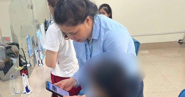 Tới ngân hàng nhờ chuyển khoản thanh toán đơn hàng 28 triệu đồng, người phụ nữ quyết định ngừng giao dịch sau khi trò chuyện cùng nhân viên VietinBank
