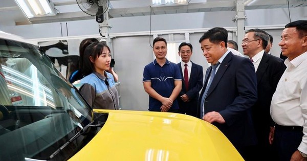 Thi công thần tốc chỉ 7 tháng, tập đoàn của tỷ phú Phạm Nhật Vượng khánh thành nhà máy xe điện thứ 2 ở VN