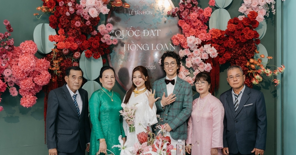 Phú bà 9x được chồng tặng 8 cây vàng trên sóng livestream gây chú ý với lễ ăn hỏi ấm cúng, dân mạng xôn xao vì chi tiết "đắt giá"