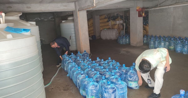 Triệt phá 8 ổ sản xuất nước uống đóng chai giả, bắt giữ 21 người, tịch thu tang vật tổng giá trị hơn 36 tỷ đồng