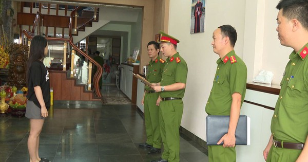 Hình ảnh vụ khám xét khẩn cấp nơi ở và công ty của giang hồ Vi “ngộ”