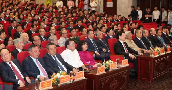 Công bố Bí thư, Chủ tịch 126 xã, phường mới của Hà Nội
